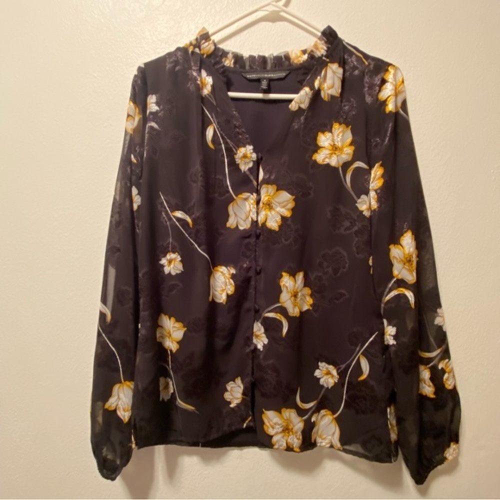 White House Black Market Top Long-sleeve Blouse Size 8 Women’s Floral Black